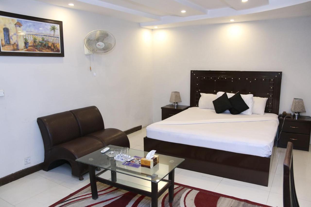 Gulberg Continental Hotel Lahore Exterior foto